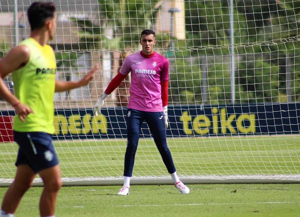 Miguel Morro durante un entrenamiento del Villarreal.