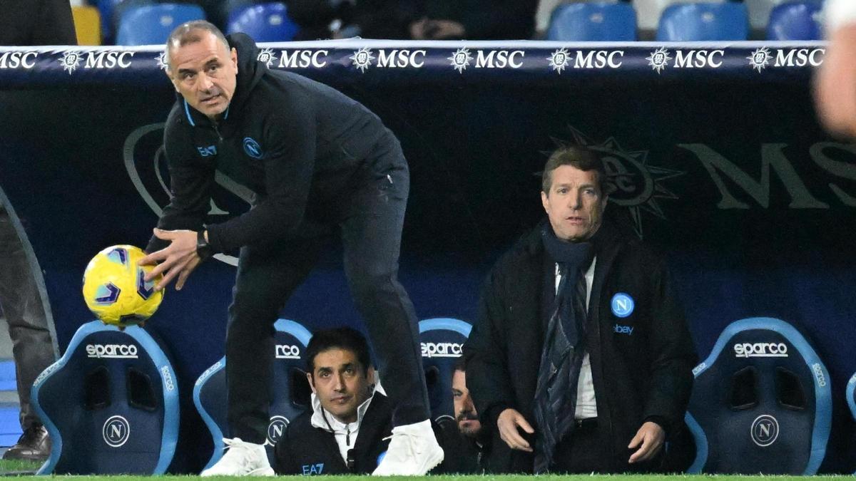 Francesco Calzona, el técnico del Nápoles, en el duelo contra el Torino que acabó en empate (1-1).