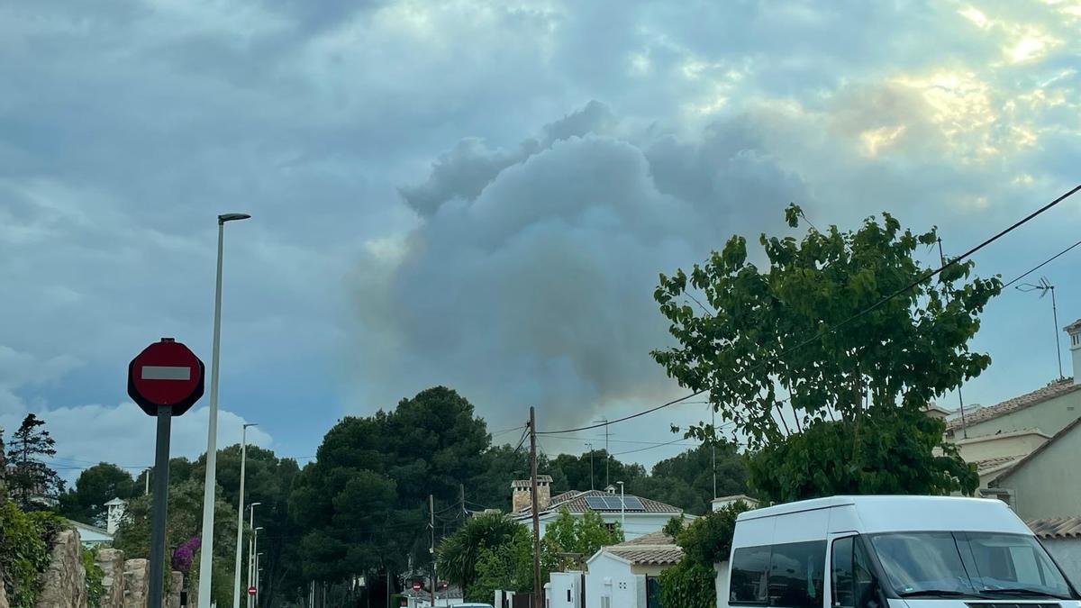 Declarado un incendio en Riba-roja junto al parque natural del Turia