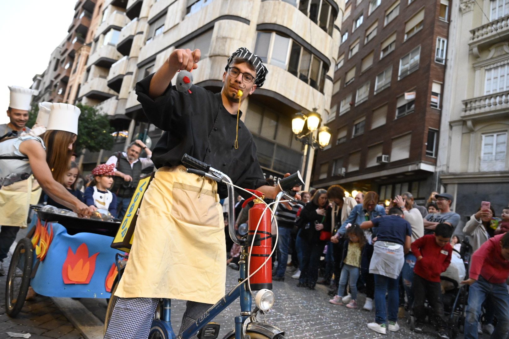 Desfile de collas y carros