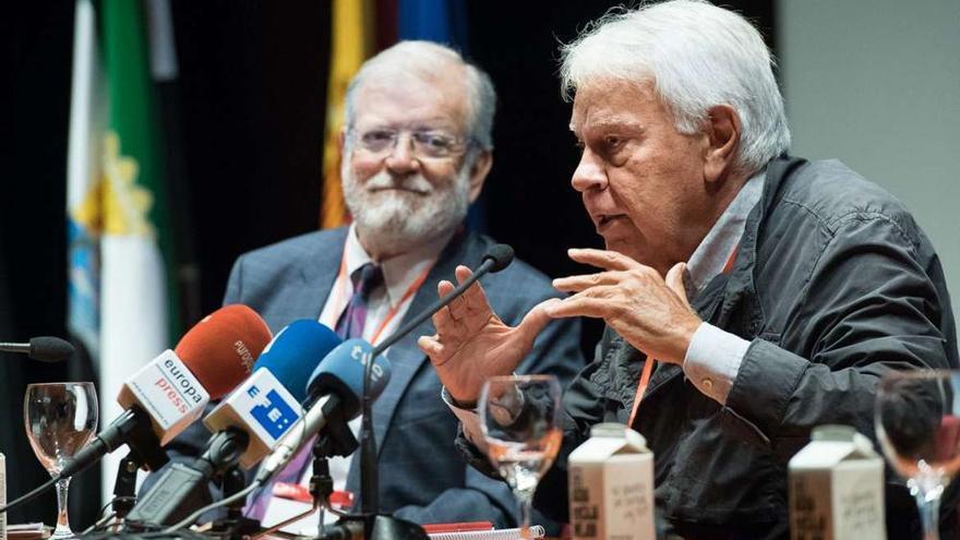 Felipe González confía en no ir a las urnas, pero no tanto en una estabilidad gubernamental