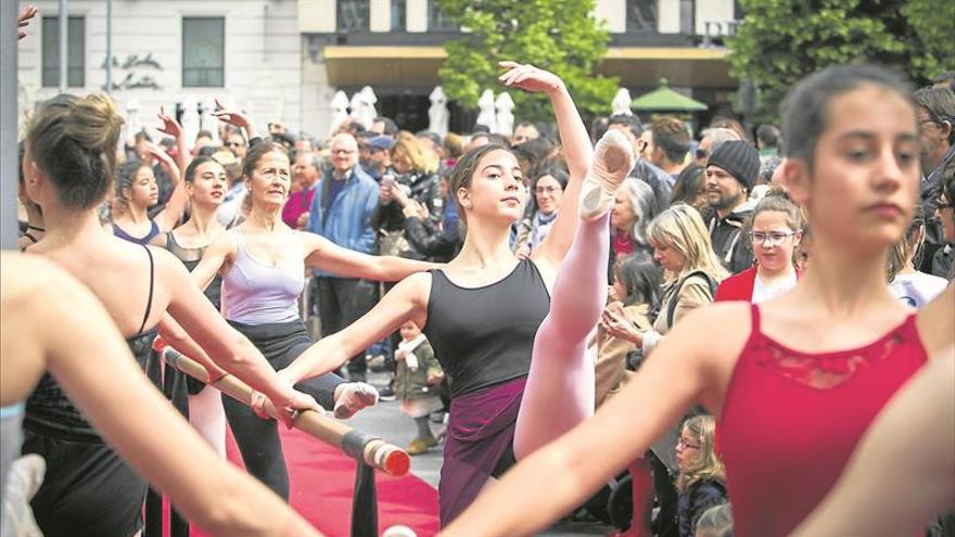 Zaragoza se reivindica en la calle como ciudad de la danza