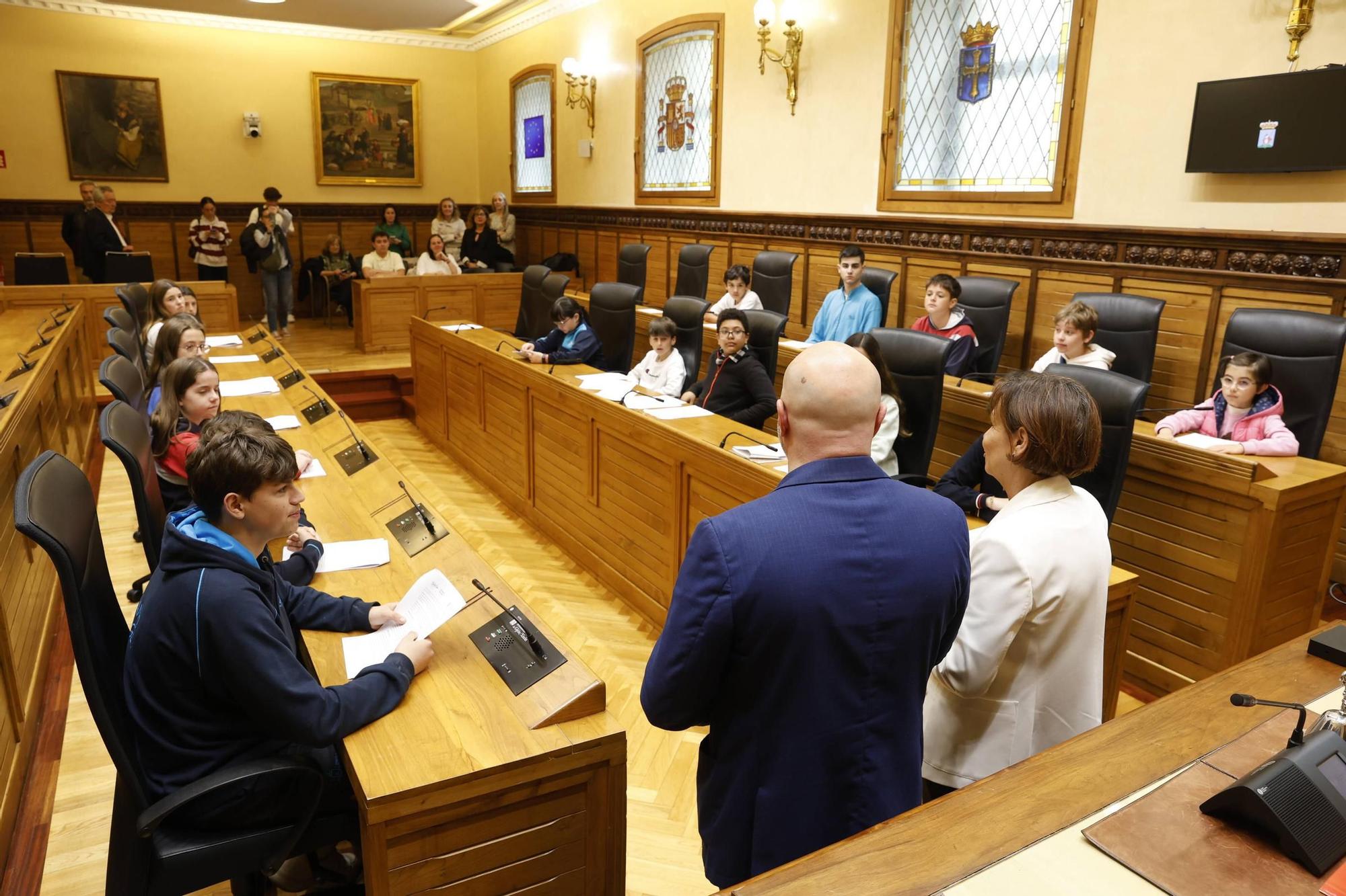 El Pleno del Consejo Municipal de Infancia y Adolescencia de Gijón, en imágenes