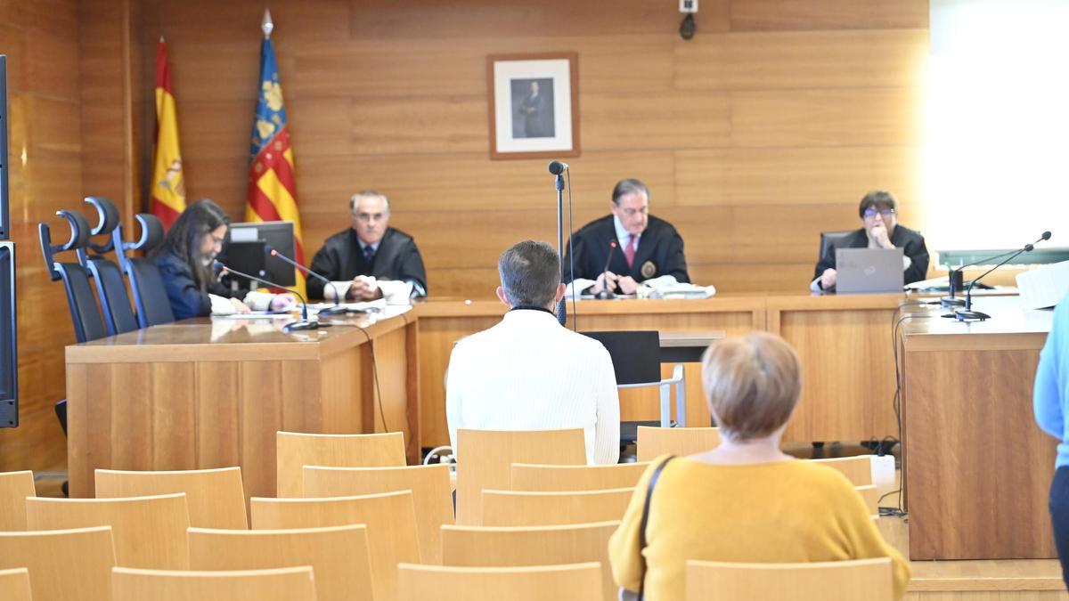 El condenado durante el juicio celebrado en la Audiencia Provincial de Castellón.