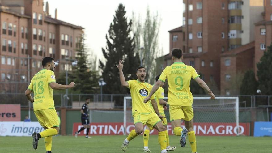 Pablo Martínez celebra con Barbero