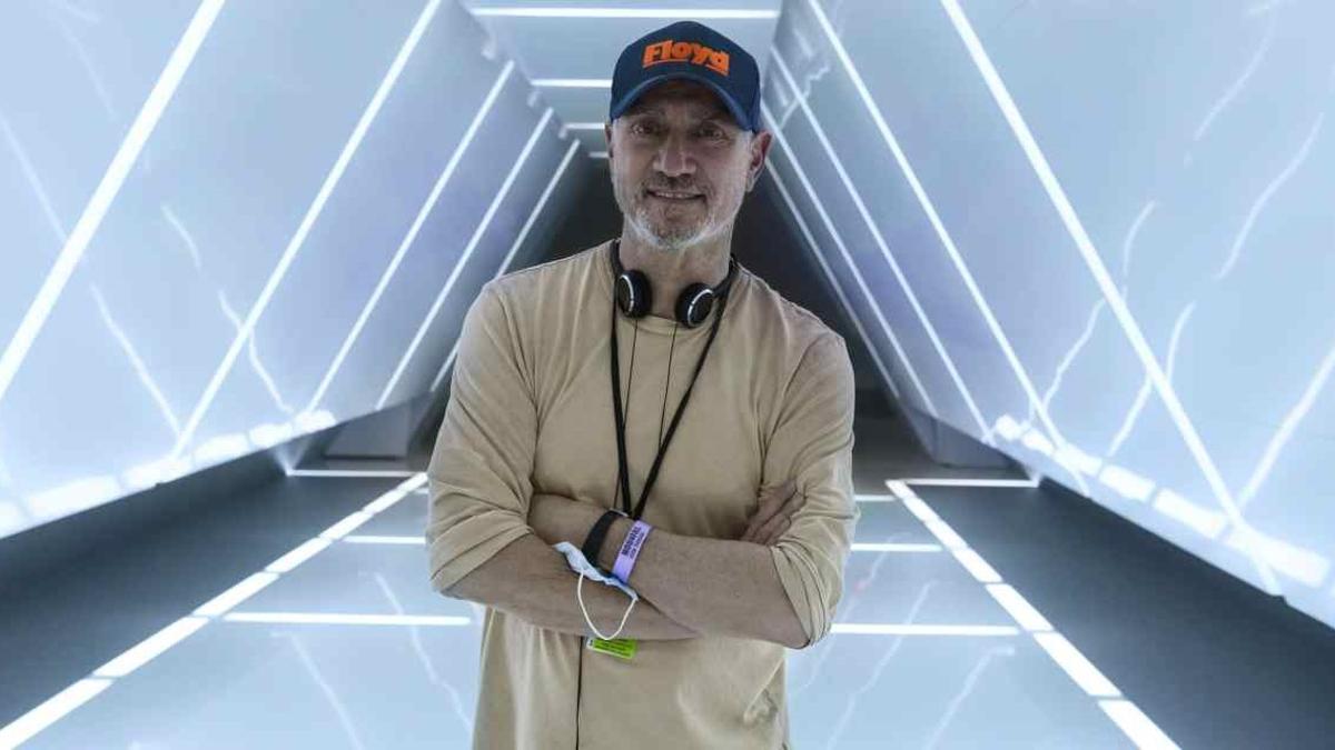 El director aleman Roland Emmerich, en el rodaje de 'Moonfall'