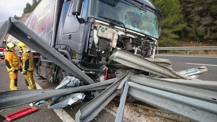 Estado en el que ha quedado el camión accidentado