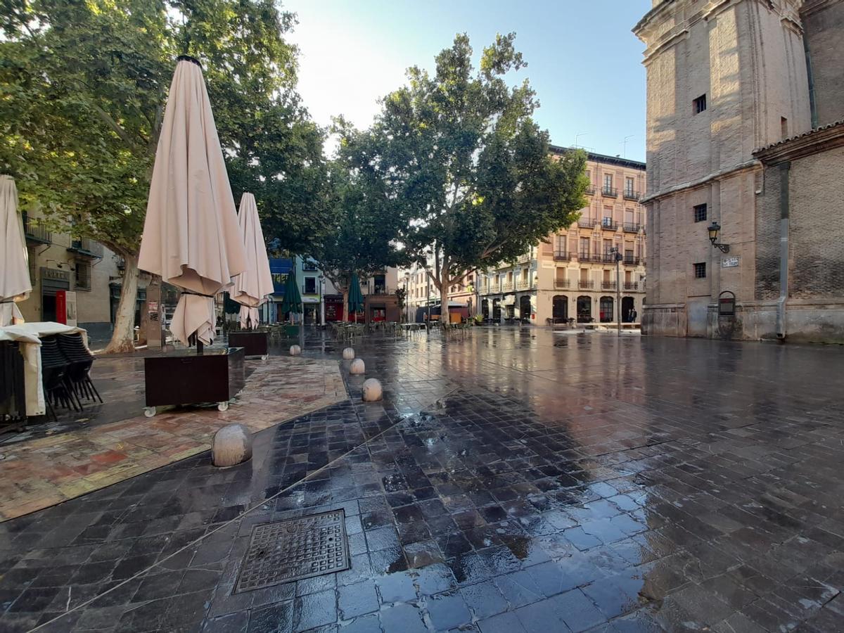 La noche y el día en las calles de Zaragoza