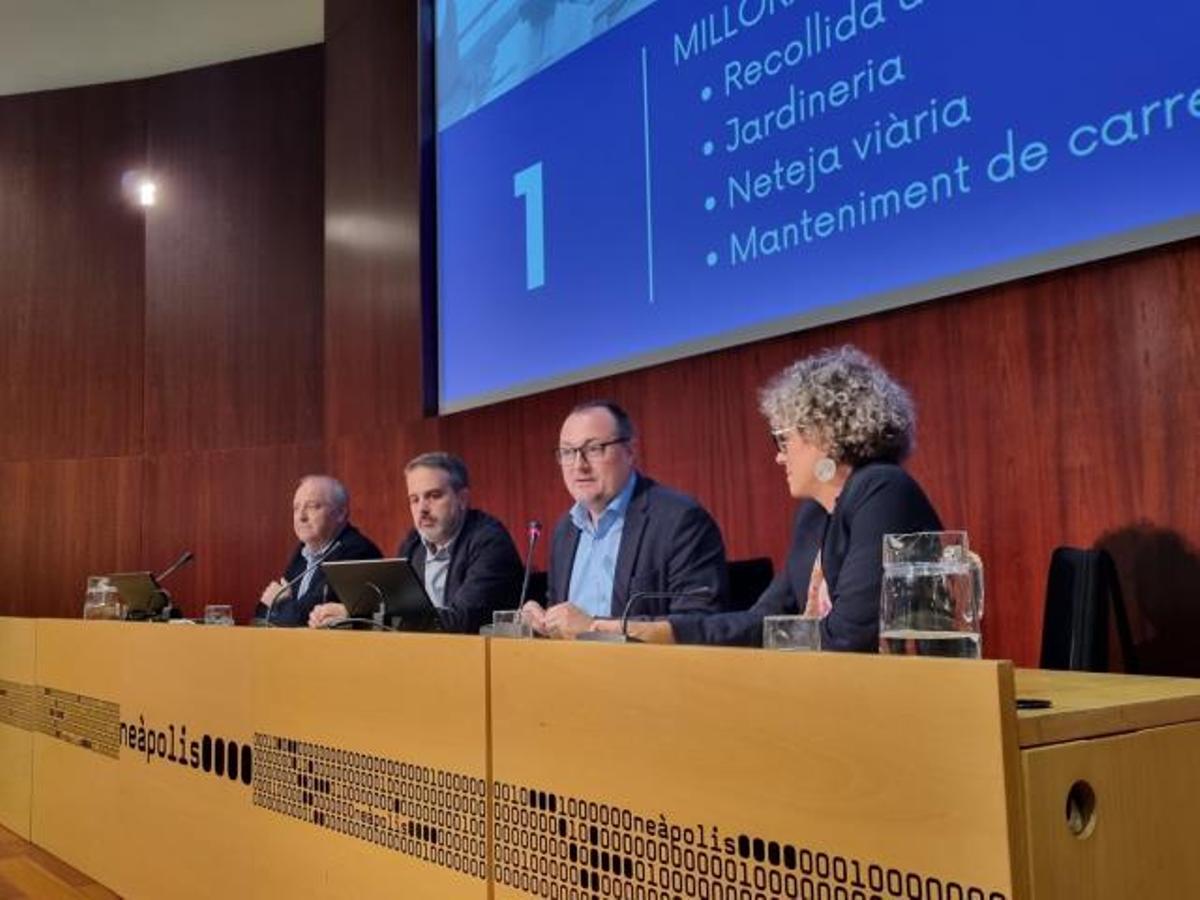 Imagen de la audiencia pública en la que el Ayuntamiento de Vilanova ha presentado el presupuesto y las ordenanzas fiscales para el 2025