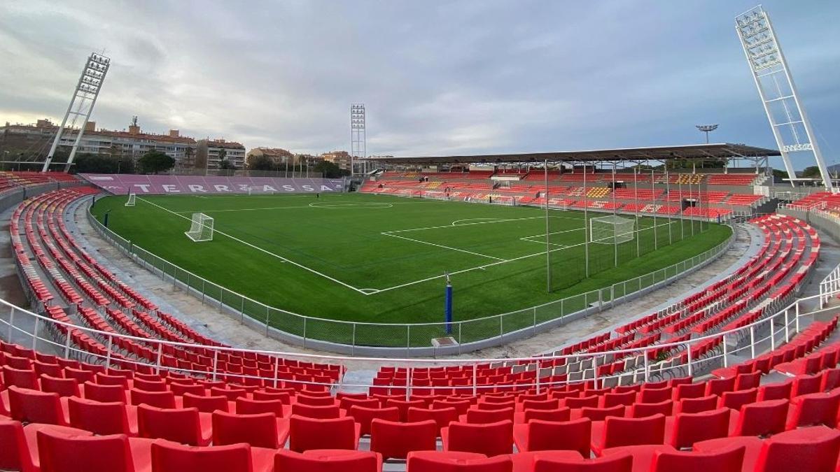 Detenido un entrenador del fútbol base del Terrassa FC por pedir contenido pornográfico a menores