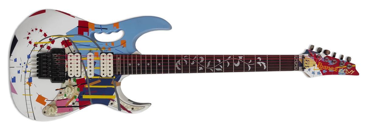 Escavy hizo una obra de arte con una guitarra eléctrica.
