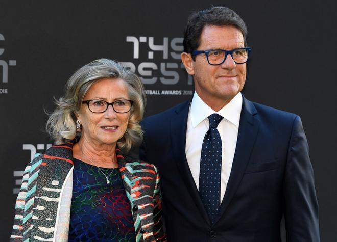 El exseleccionador nacional de Inglaterra, y exentrenador del AC Milan, AS Roma y del Real Madrid, Fabio Capello y su mujer Laura Ghisi a su llegada a los premios FIFA the Best 2018 en Londres