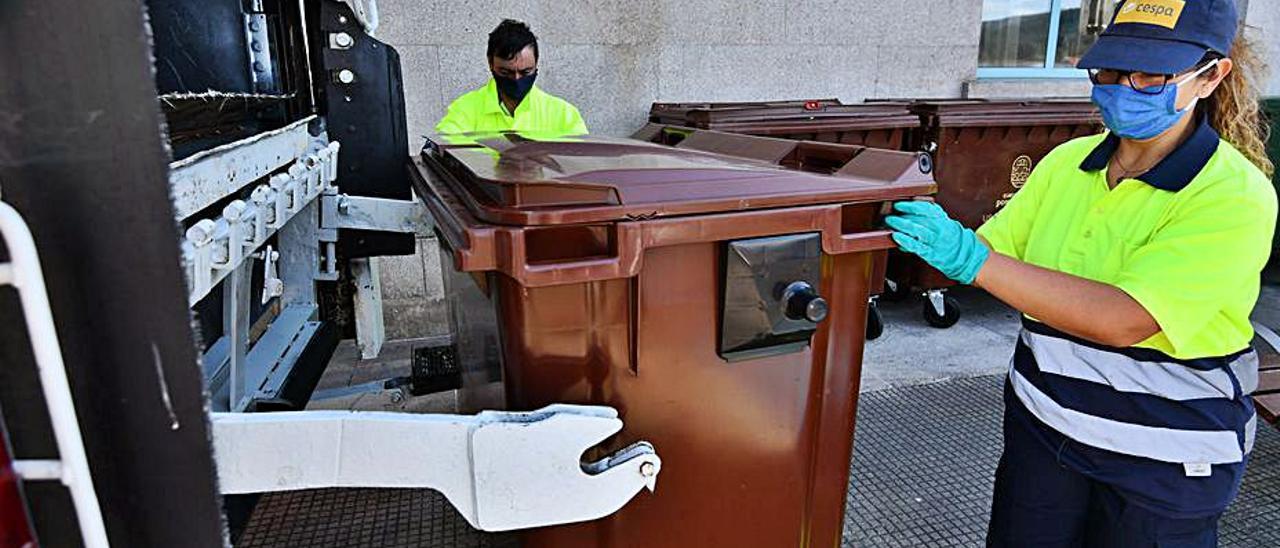 Vilagarcía tendrá contenedores marrones como Pontevedra.  | // G.S.