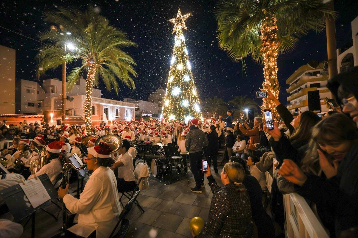 Todas las imágenes de la inauguración de la Navidad en Santa Eulària