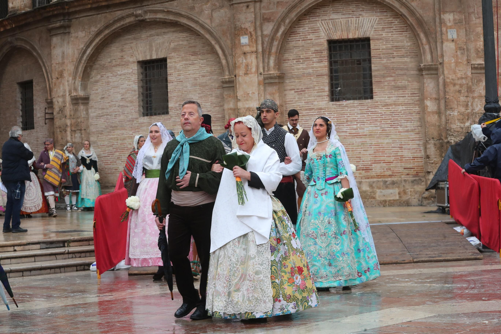 Búscate en el primer día de ofrenda por la calle de la Paz (entre las 15:30 a las 17:00 horas)