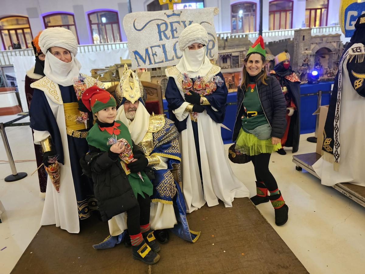 EN IMÁGENES: APOTEOSIS DE LOS MAGOS EN VILLAVICIOSA EN IMÁGENES: APOTEOSIS DE LOS MAGOS EN VILLAVICIOSA