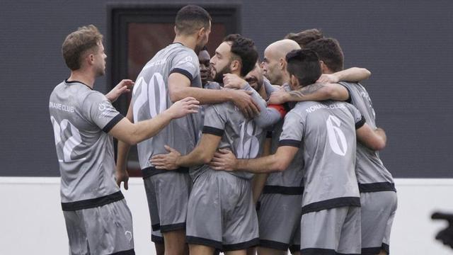 Los jugadores del Noname celebran un gol. | FIRMA DE FOTO / AGENCIA