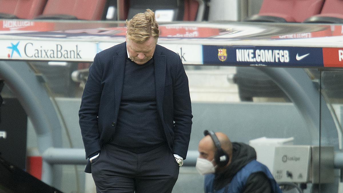 Koeman, decepcionado en el Camp Nou tras el empate del Cádiz.