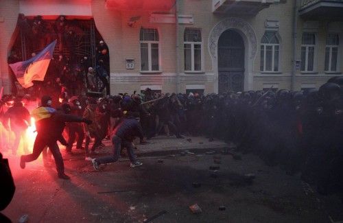 Batalla campal en Kiev entre policía y opositores