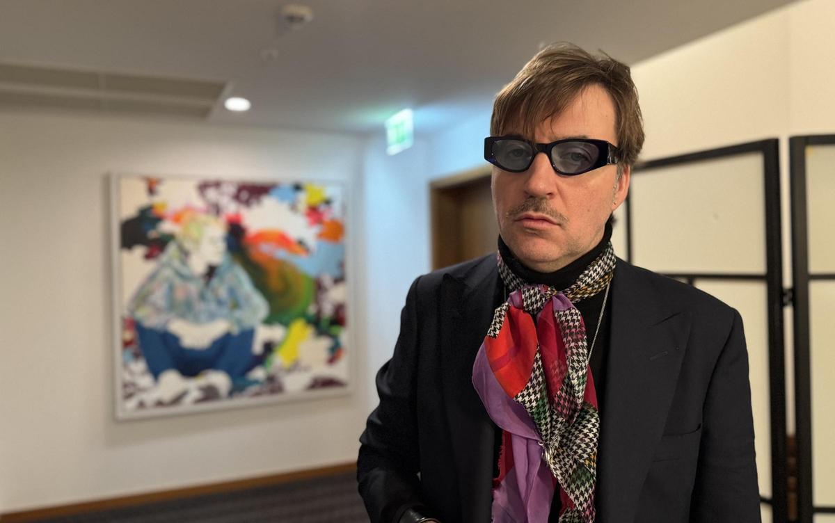 El director de ‘Tardes de soledad’, Albert Serra, durant una entrevista amb l’ACN.