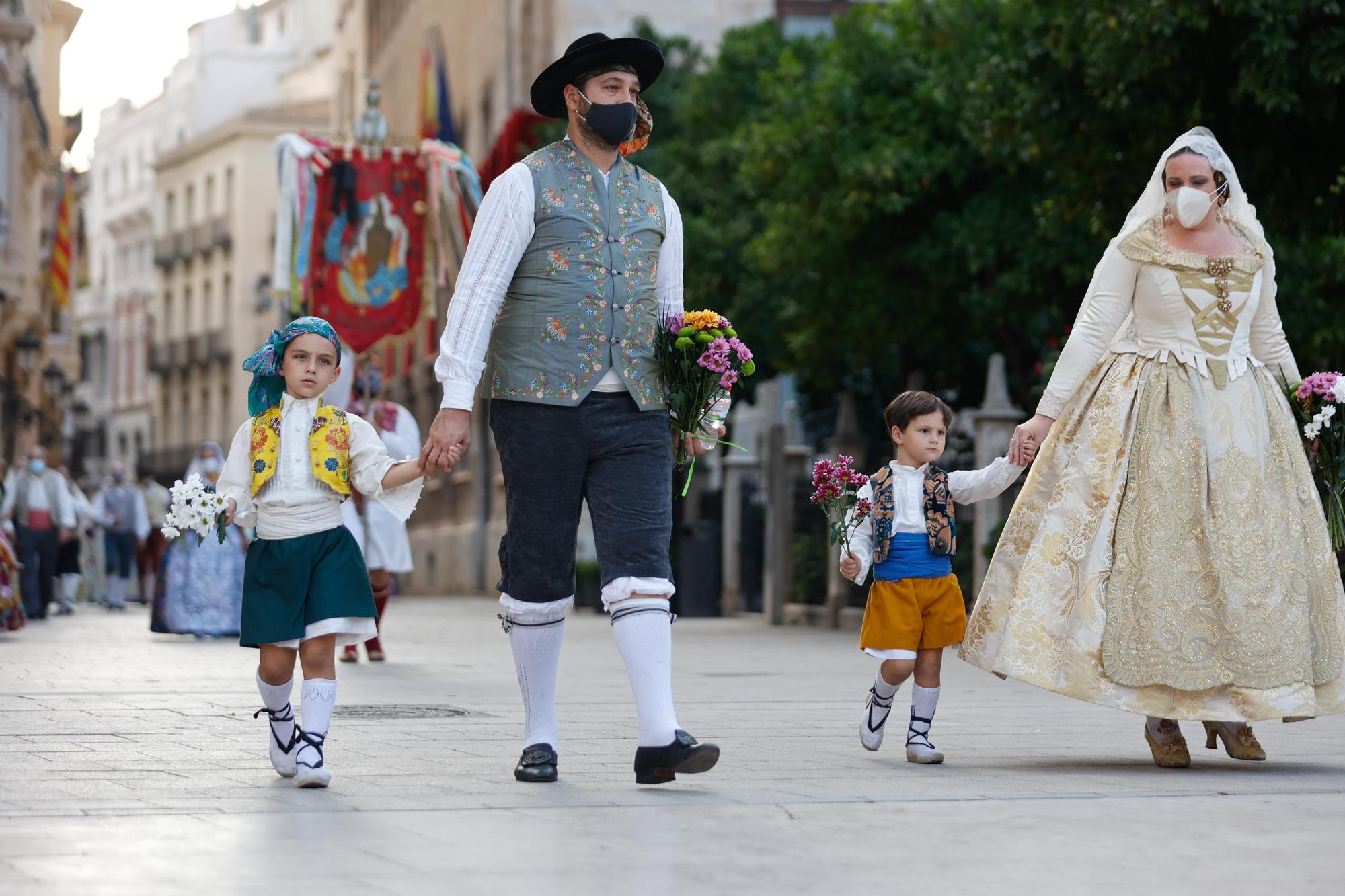 Búscate en el segundo día de Ofrenda por la calle Caballeros (entre las 18.00 y las 19.00 horas)