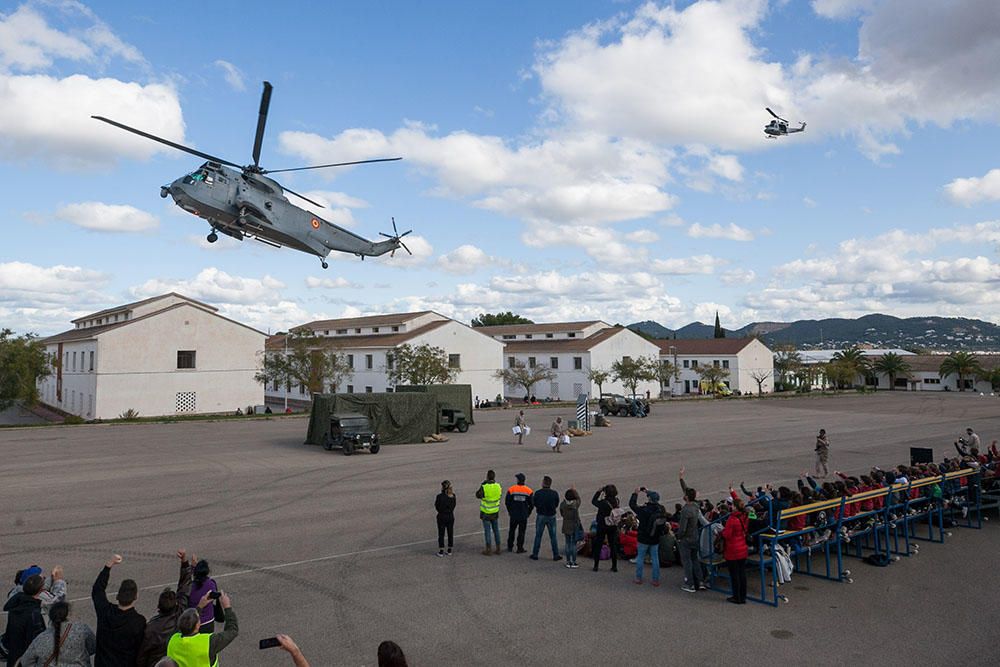 La Infantería de Marina toma Ibiza