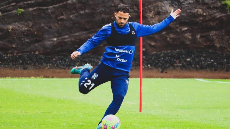 Riza Durmisi, durante un entrenamiento anterior a su lesión.