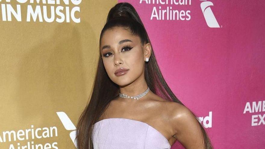 Ariana Grande rechaza el título de dama del imperio británico