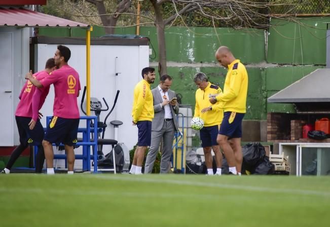 Entrenamiento UD LAS PALMAS en Barranco Seco ...