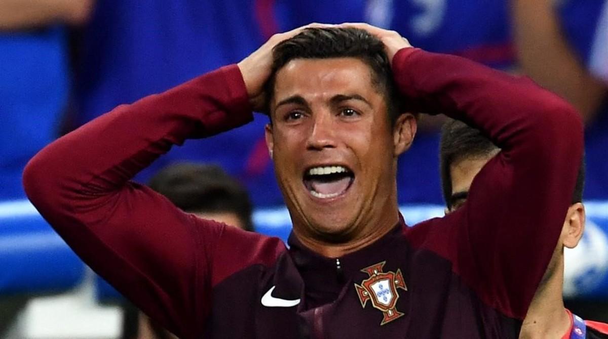 jmexposito34660433 saint denis  france   10 07 2016   cristiano ronaldo of port161230101801