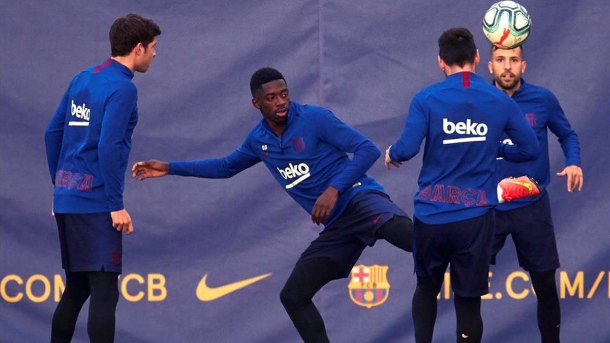 El FC Barcelona retoma este domingo el trabajo para preparar el derbi contra el Espanyol