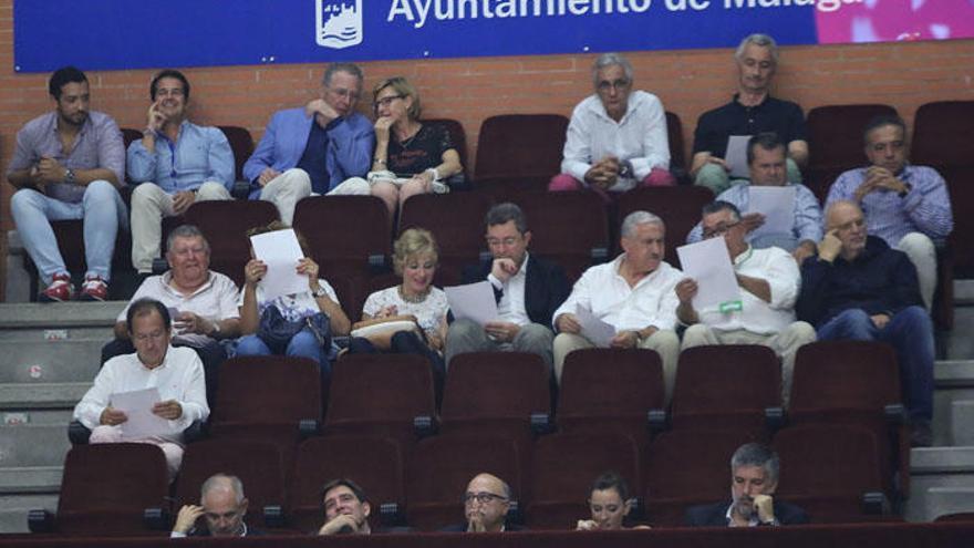 El palco del Martín Carpena, con los representantes del Unicaja y de las instituciones.