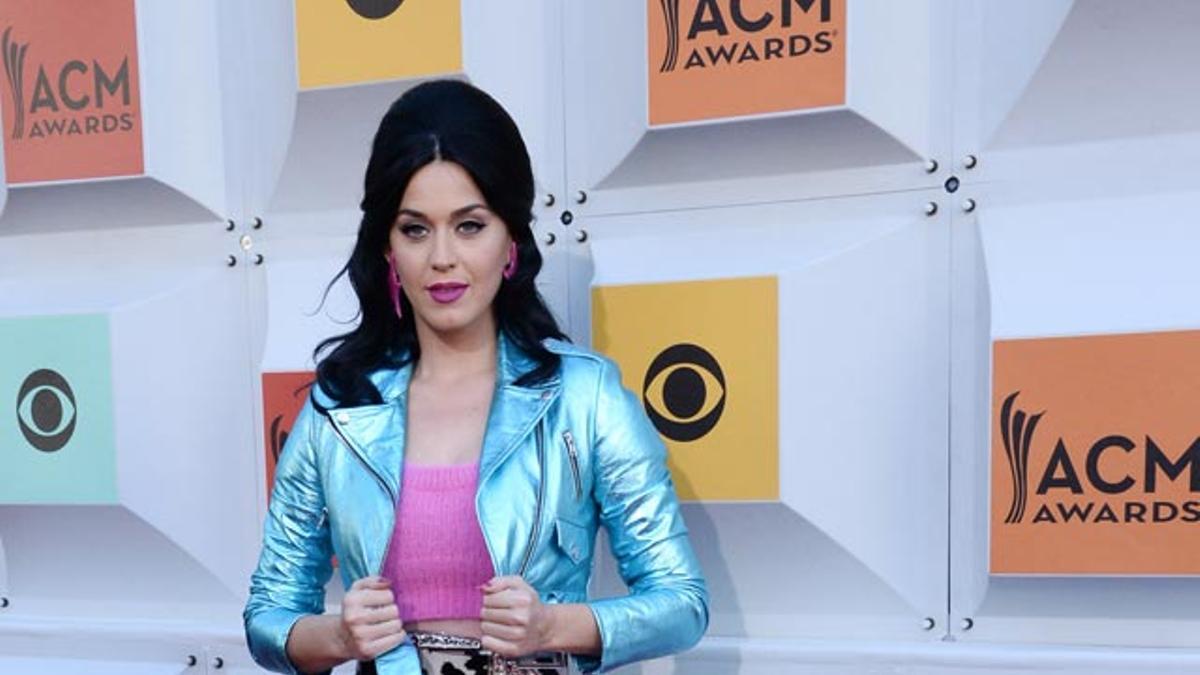 Katy Perry saca su lado más colorido en los ACM Awards 2016
