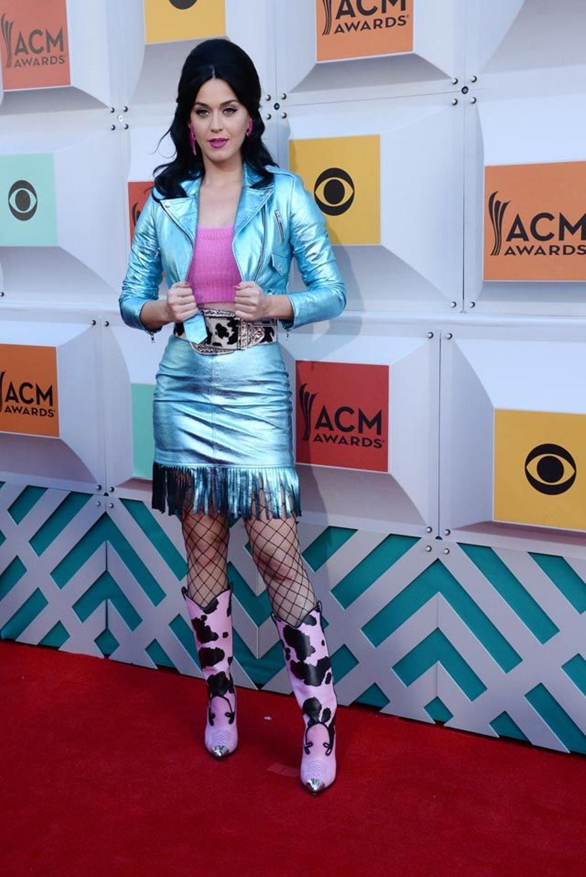 Katy Perry, de Jeremy Scott, en la alfombra roja de los ACM Awards 2016