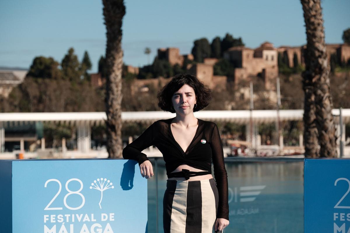 La directora bilbaína Sara Fantova, en el puerto de Málaga