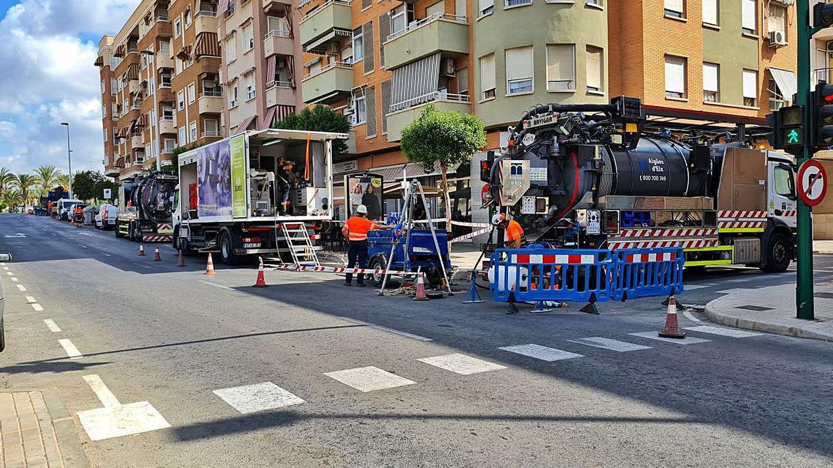 Uno de los mecanismos utilizados para hacer la reparación del alcantarillado. | INFORMACIÓN