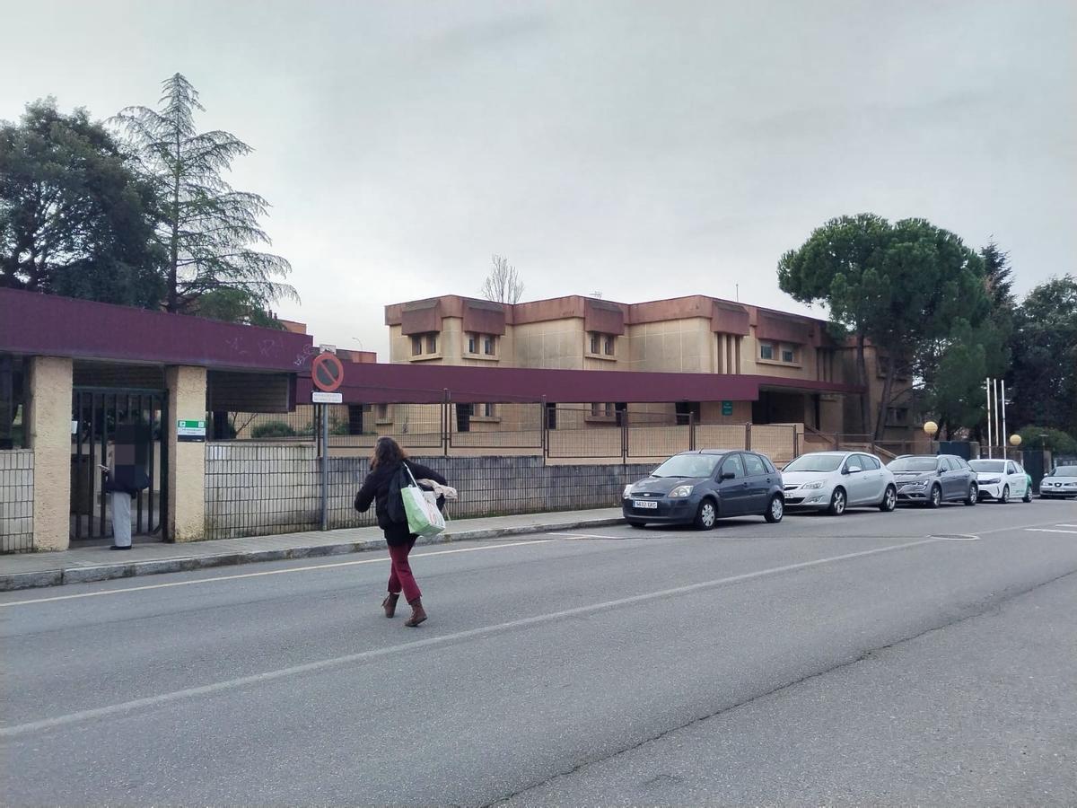 La Junta detecta deficiencias una parte del tejado del colegio Ponce de León de Plasencia.