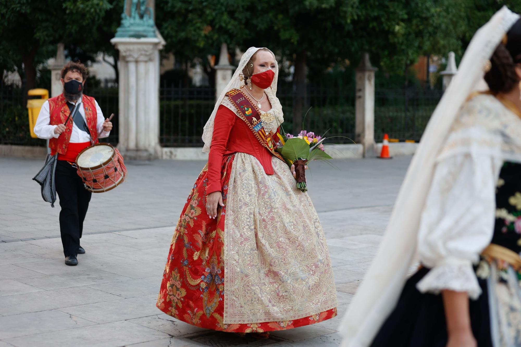 Búscate en el segundo día de Ofrenda por la calle de Caballeros (entre las 20.00 y las 21.00 horas)