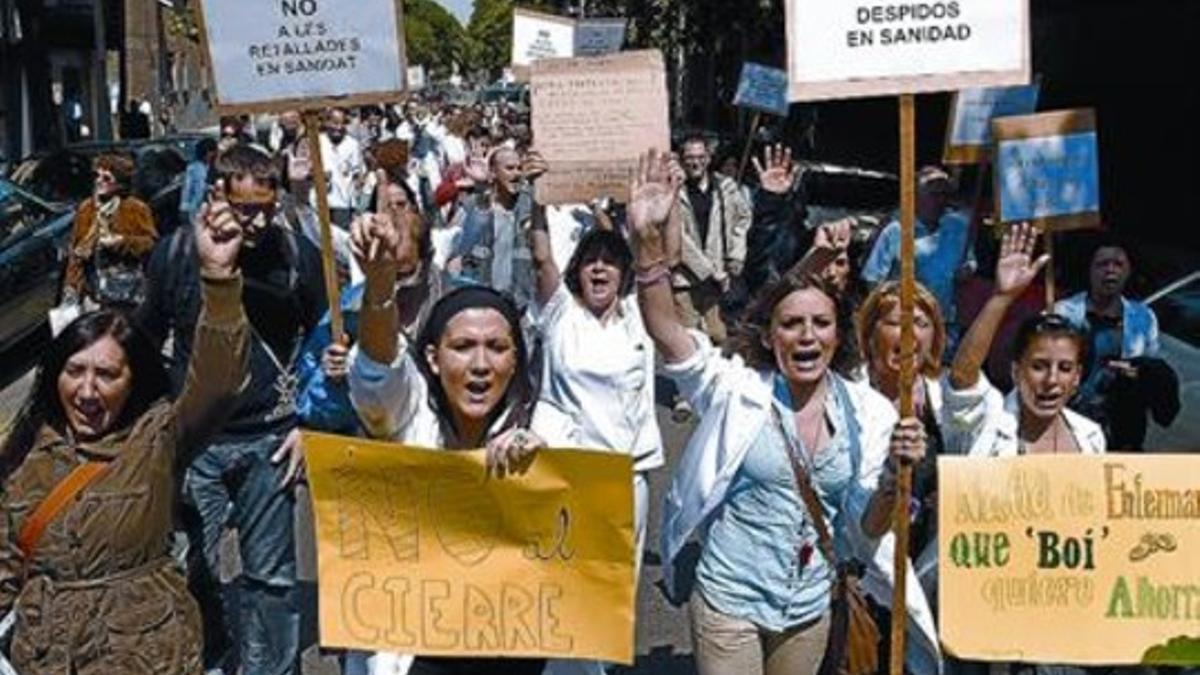 Protesta de empleados del Hospital Dos de Maig de Barcelona contra los recortes, en abril.