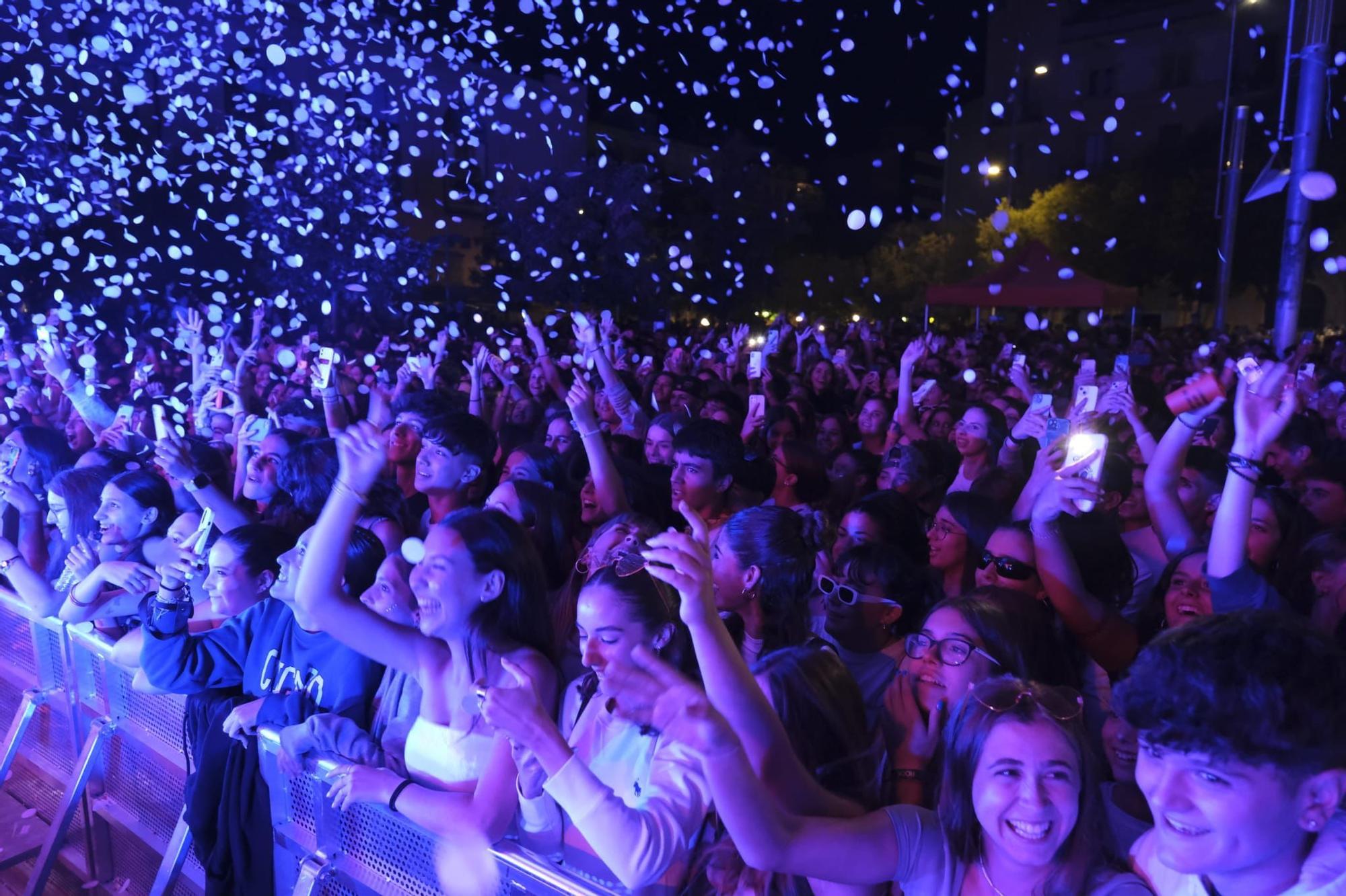 Troba't a les fotos del concert de 31 FAM a la plaça Sant Domènec