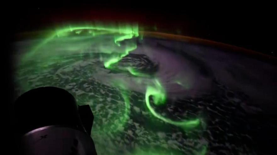 Así se ven las auroras australes desde el espacio
