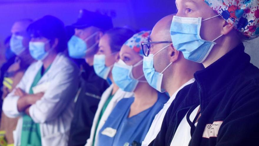 Personal sanitario del Chuac, médicos y enfermeras, durante la pandemia.