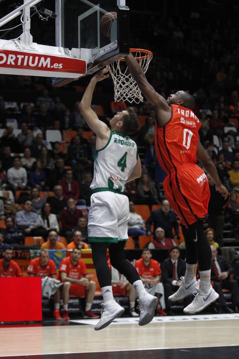 Las mejores imágenes del Valencia Basket - Betis