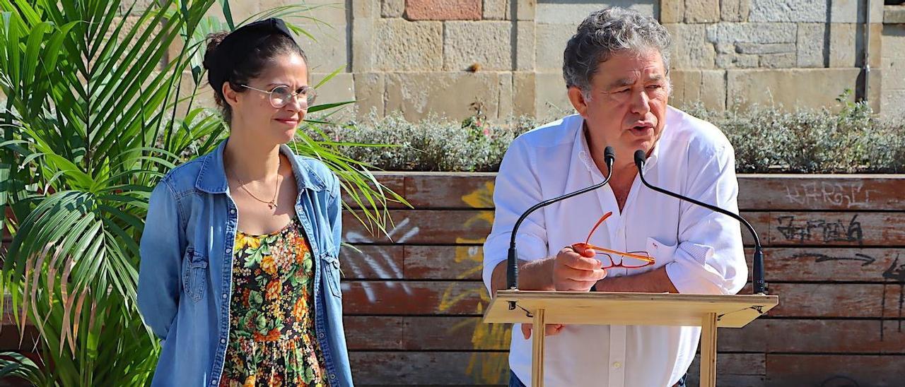 El alcalde de Pontevedra presenta el congreso en la avenida de Santa María.