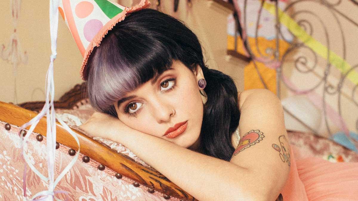 Vídeo del tema ’Mad Hatter’ interpretado por Melanie Martinez