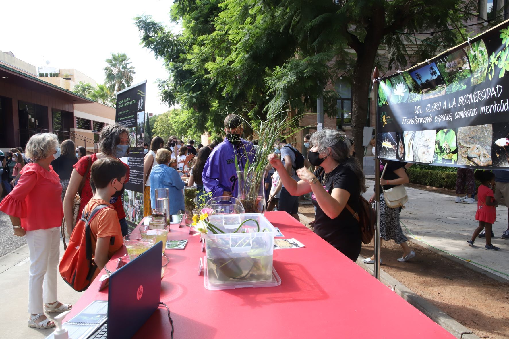 La ciencia se convierte en una fiesta infantil durante a Feria de los Ingenios