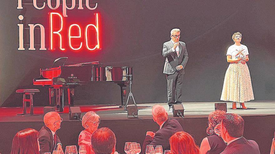 ‘Ibicencos de corazón’ en la gala People in Red