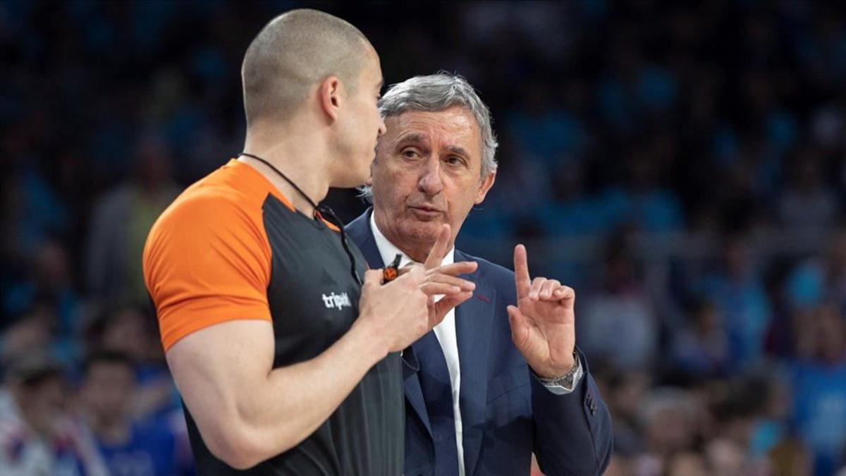 Pesic se quejó varias veces por la dureza defensiva del Efes