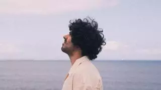 "Cuando escucho Esclavos de la intensidad me emociono, a veces incluso cantándola"