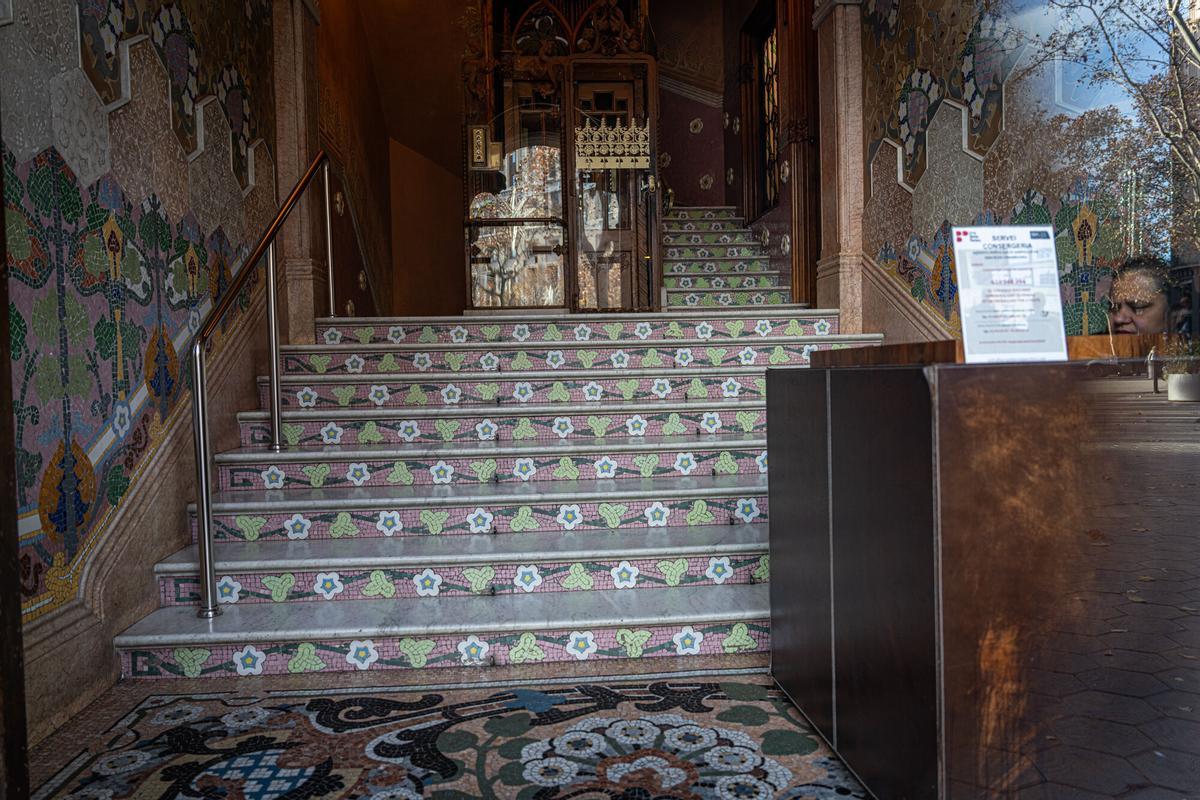 Barcelona da luz verde a la apertura de la Casa Lleó i Morera. La joya modernista de Paseo de Gràcia será accesible tras mejorar su entrada y completar la Manzana de la Discordia. Barcelona, 8 de abril.